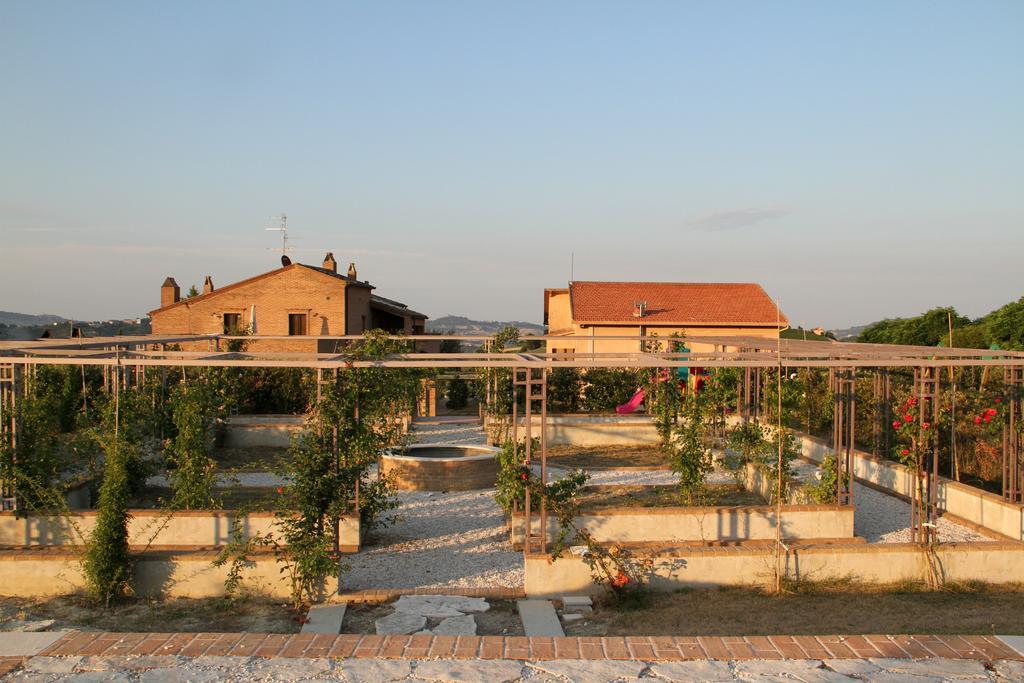 Agriturismo Fattoria Marchetti Montalto delle Marche Exterior photo