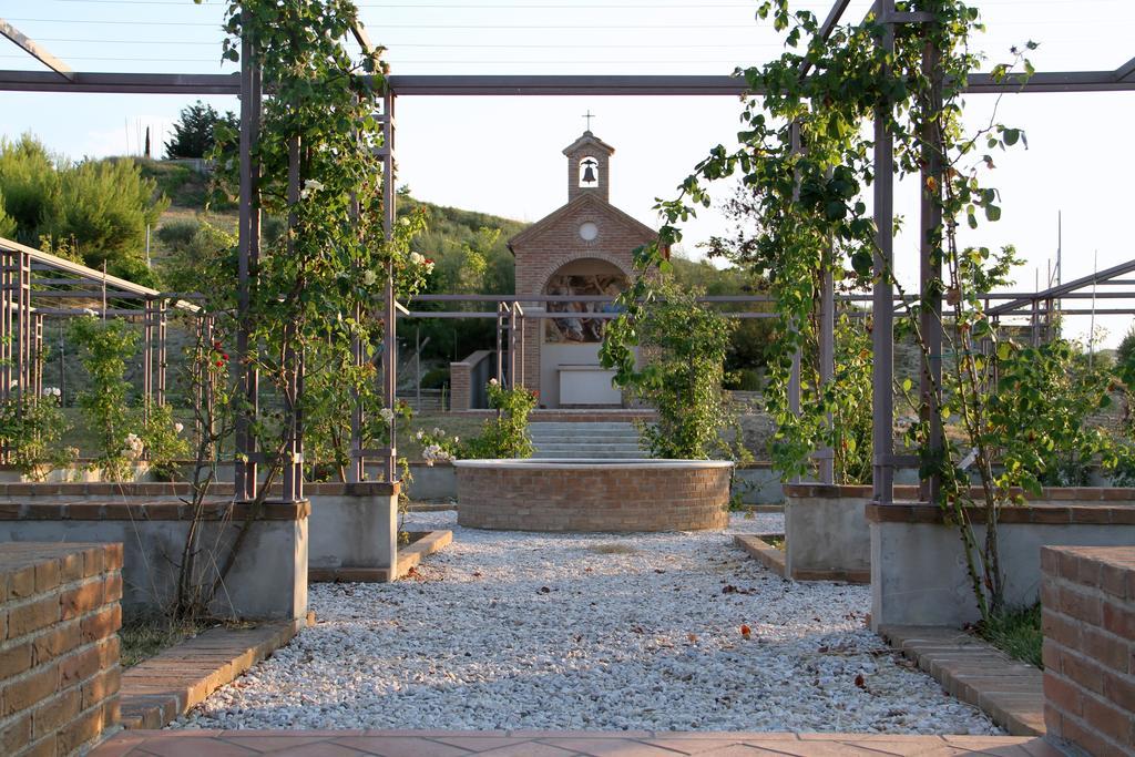 Agriturismo Fattoria Marchetti Montalto delle Marche Exterior photo