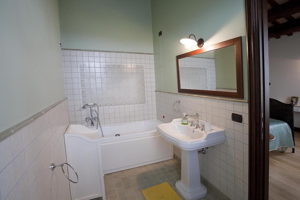 Agriturismo Fattoria Marchetti Montalto delle Marche Room photo